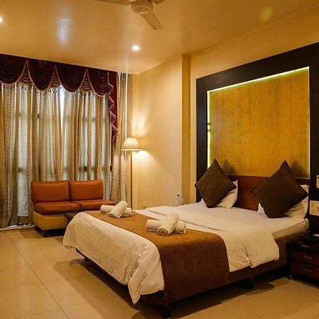 Hotel Viva Inn Yerandwane 外观 照片